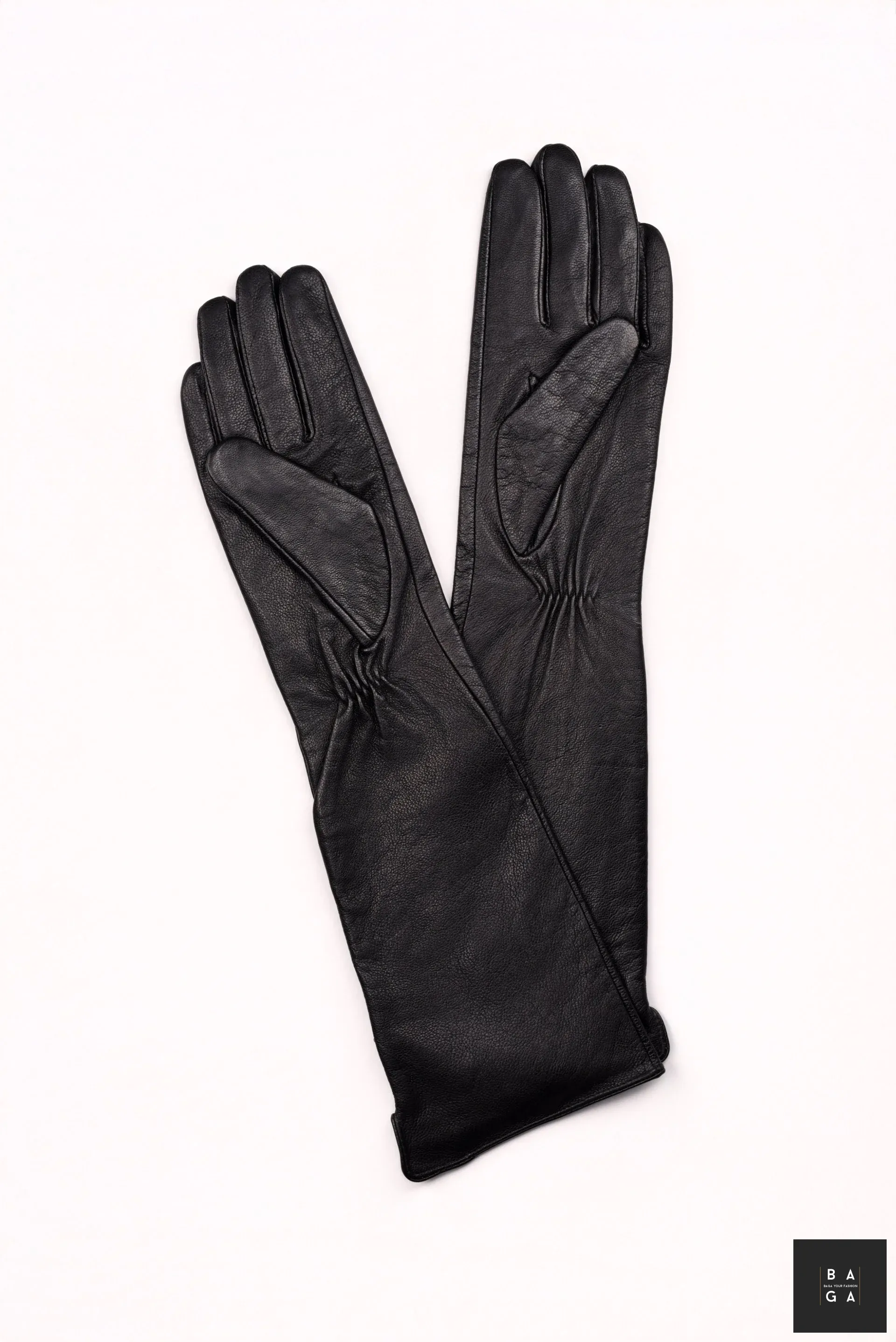 Ръкавици Дамски средни ръкавици от естествена кожа в черен цвят