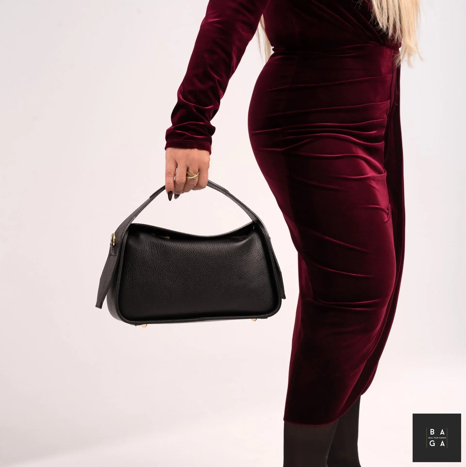 Малки чанти Дамска чанта от естествена кожа Елара